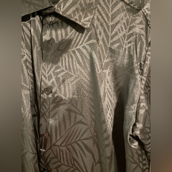 Shein men’s black satin tropical leaf print button down long sleeve shirt - Picture 3 of 3